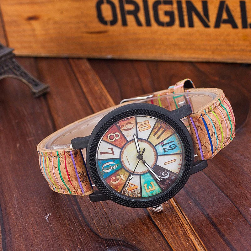 Vintage-style ladies quartz watch with leather strap