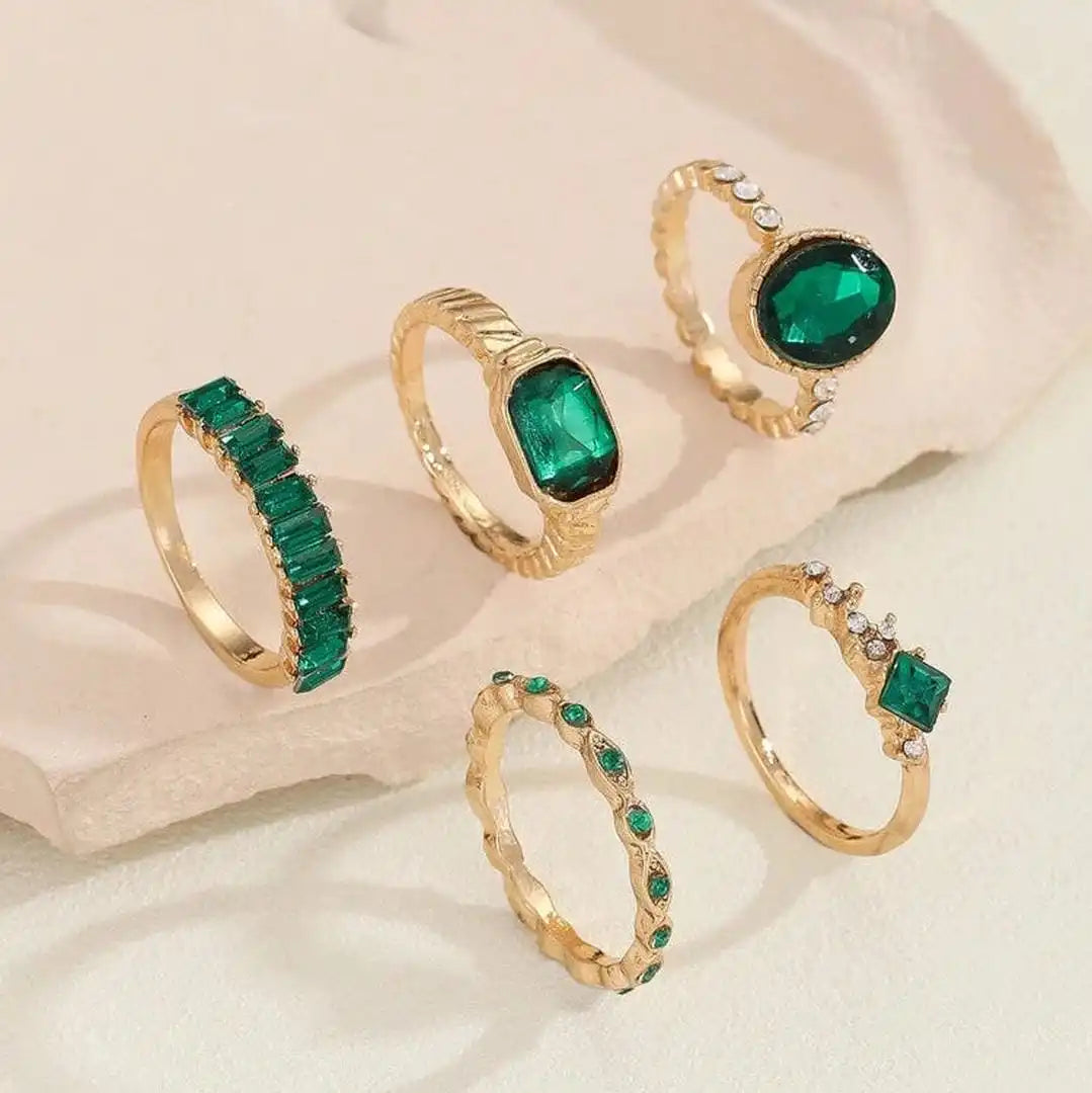 Zarina Exquisite Emerald Gold Ring Set