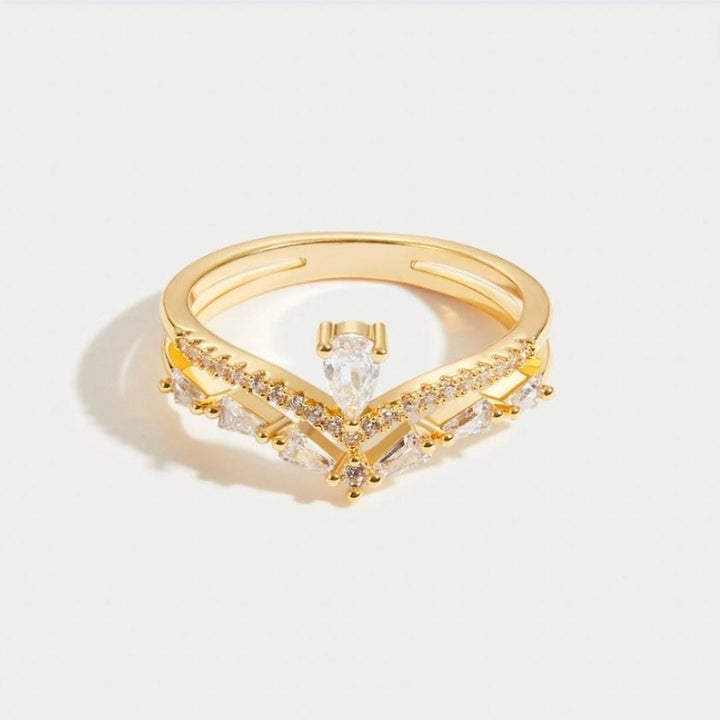 Modern Chic Aura Ring