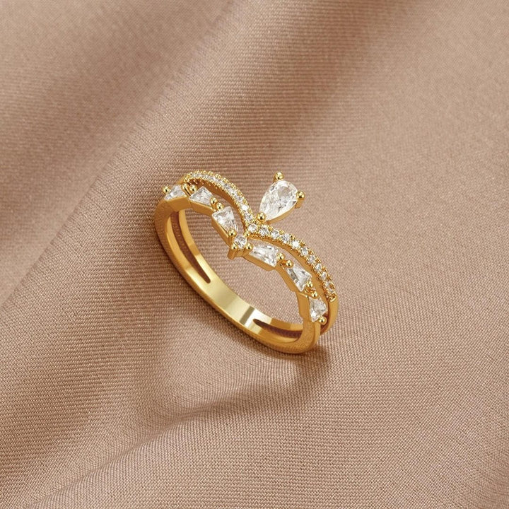 Modern Chic Aura Ring