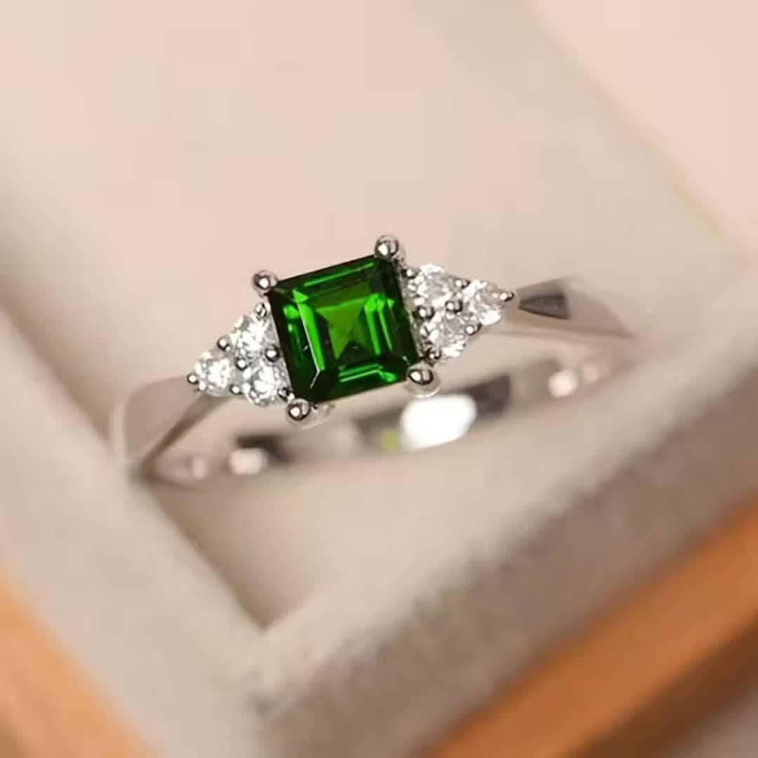 Verde Emerald Solitaire Ring