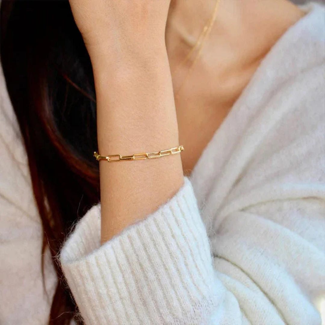 Elegant Gold Paperclip Bracelet