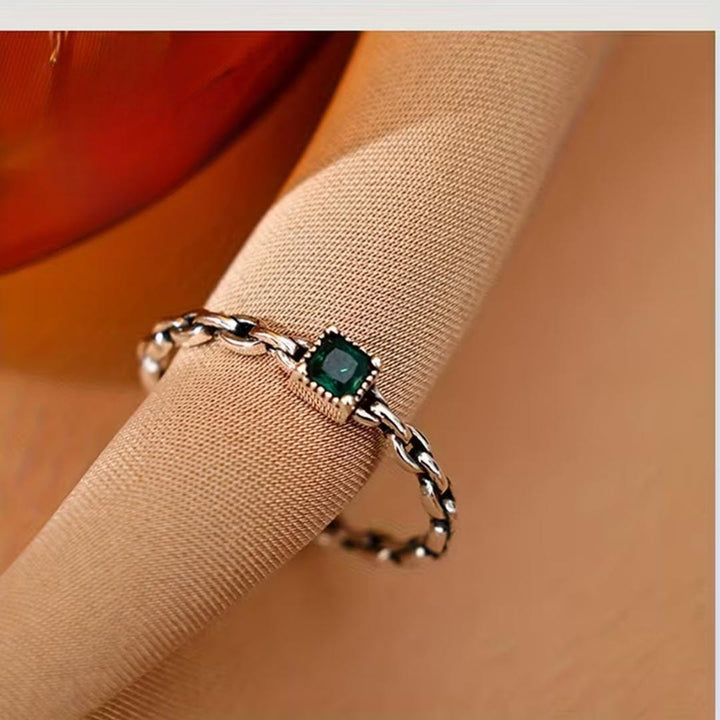 Emerald Stone Chain Ring