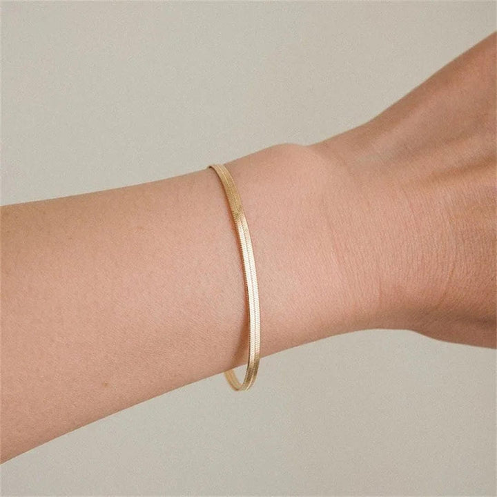 Lustrous Vida Herringbone Wristpiece