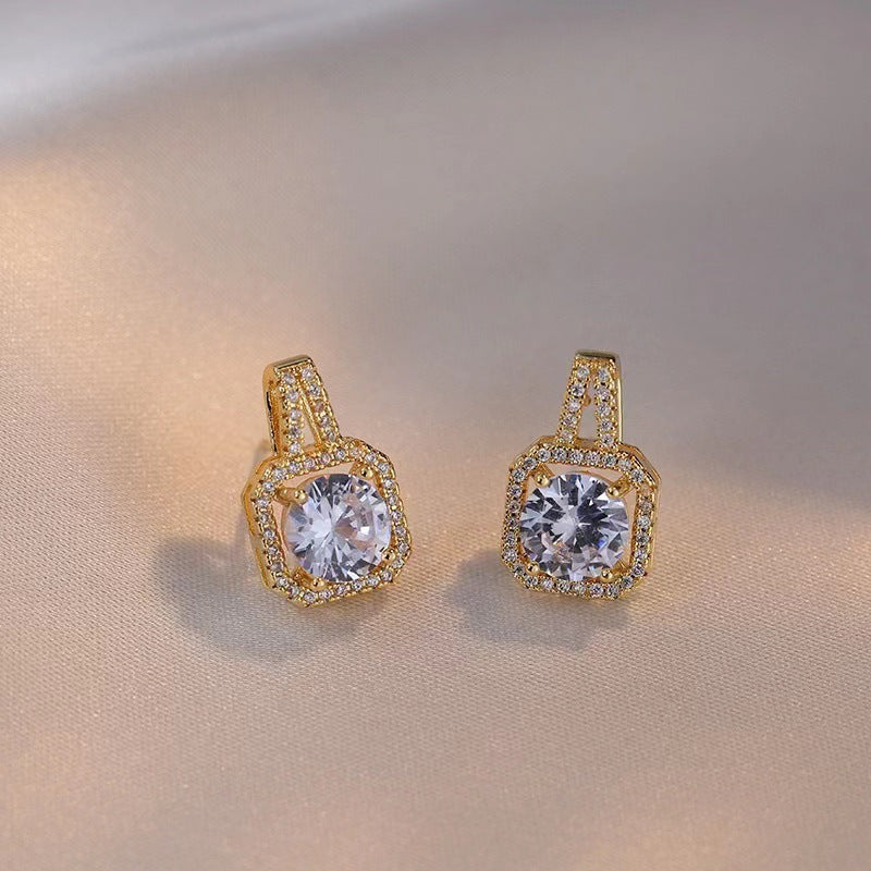 Gold zircon jewellery set – choker necklace, stud earrings and ring