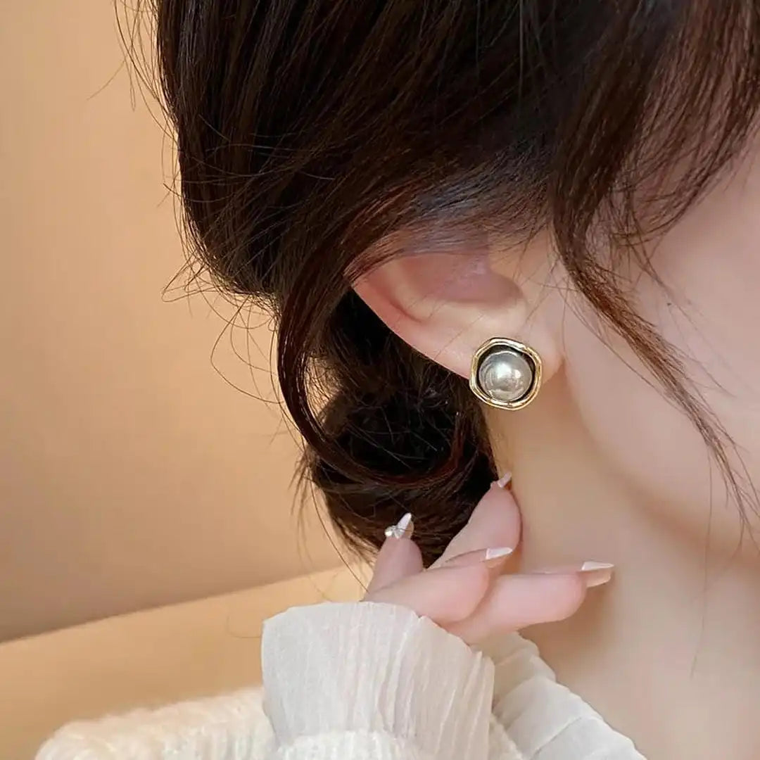 Sophisticated Black Pearl Earrings
