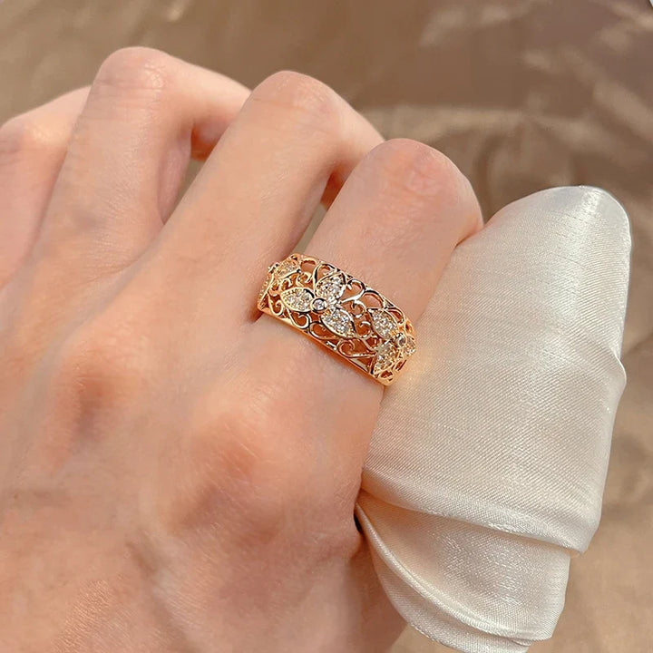 Lavish Zirconia Floral Ring