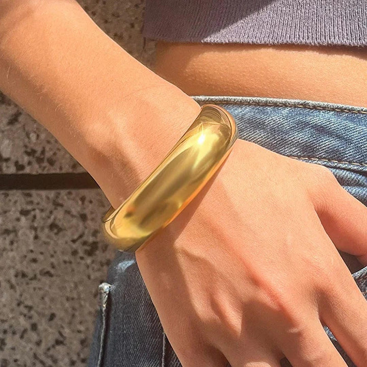 Timeless Smooth Gold Bangle