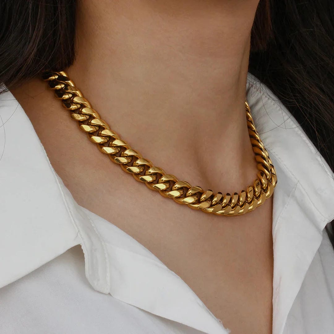 Ethereal Bold Chain Necklace Design