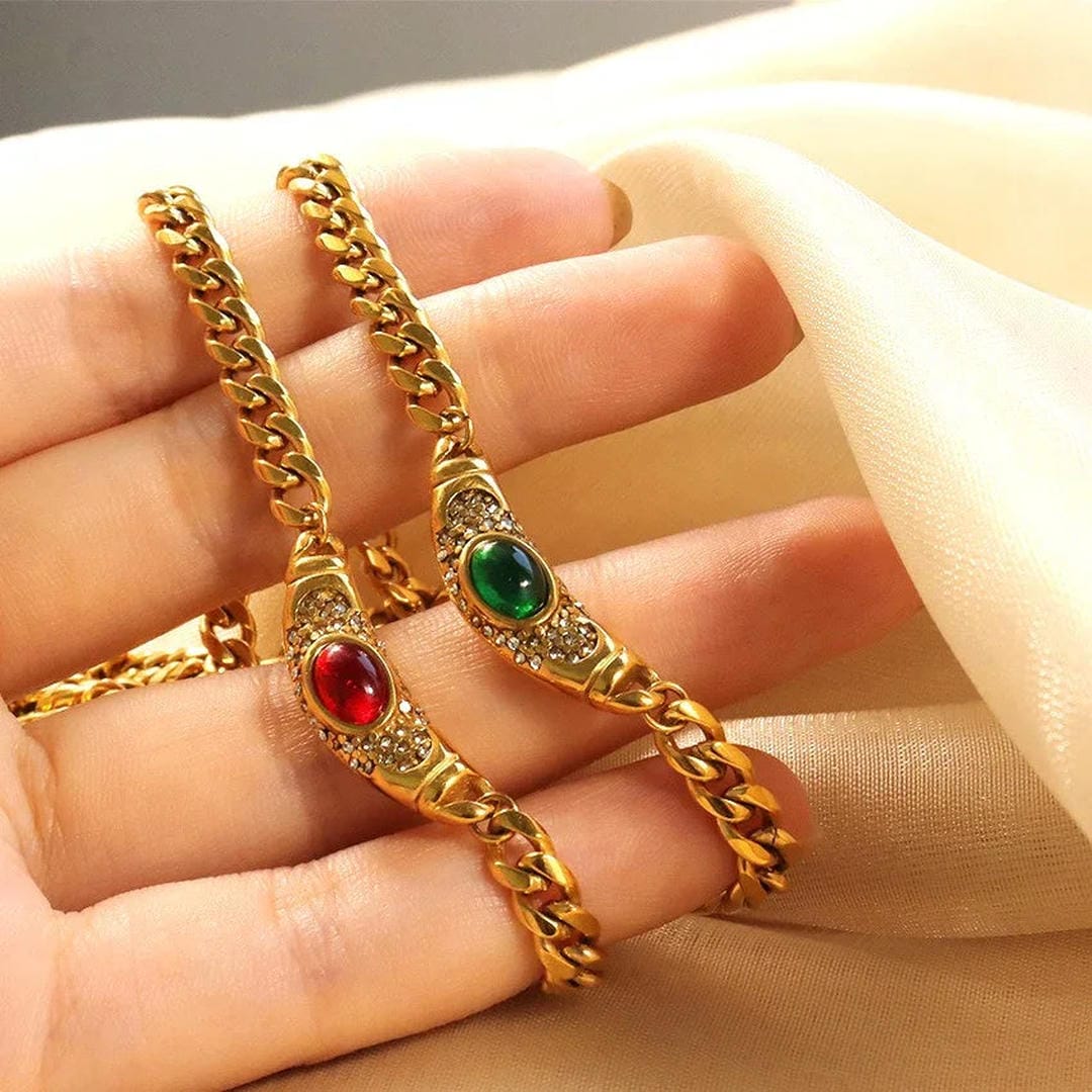 Classic Gold Vintage Necklace