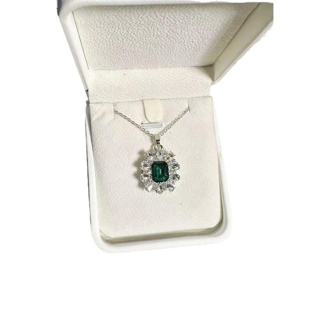 Vintage Emerald Crystal Necklace