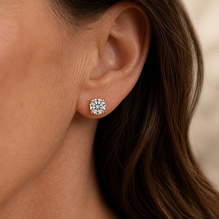 Shimmering Zirconia White Gold Stud Earrings