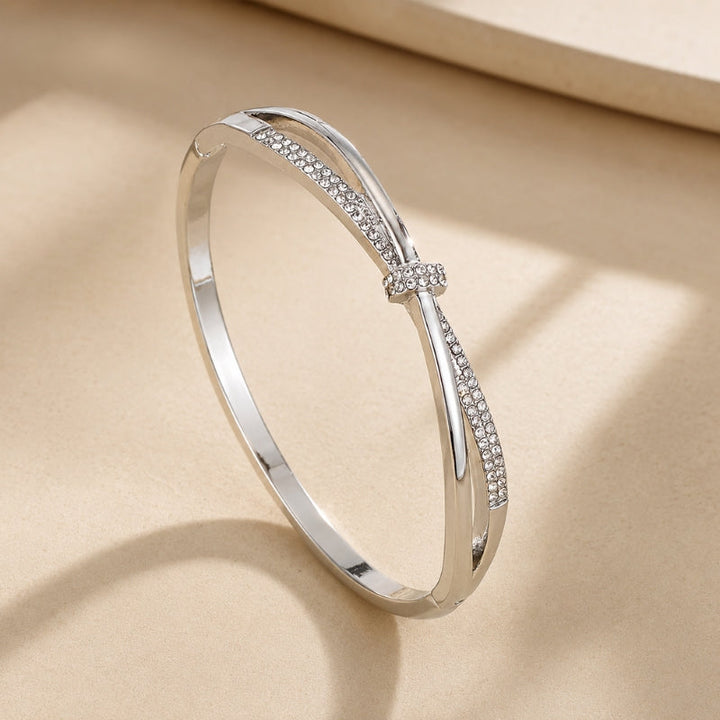 Prestigious Minimalist Knot Bracelet