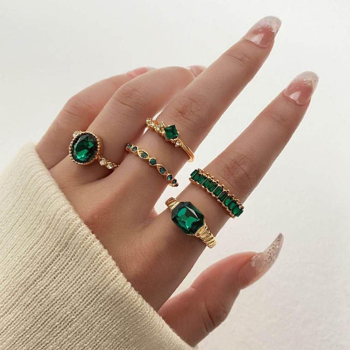 Zarina Exquisite Emerald Gold Ring Set