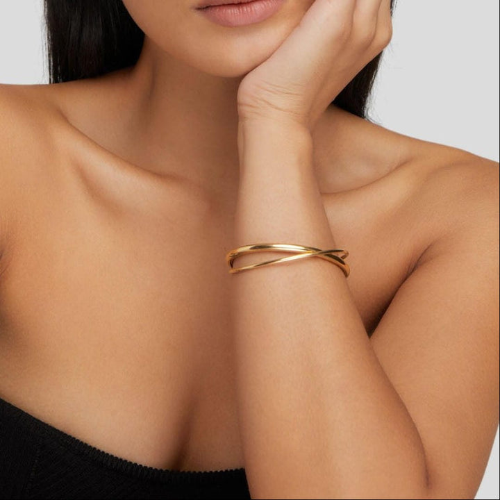 Golden Curve Bracelet