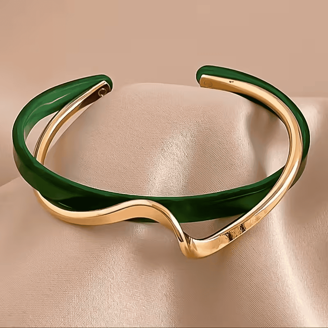 Elegant Emerald Green Wave Bracelet