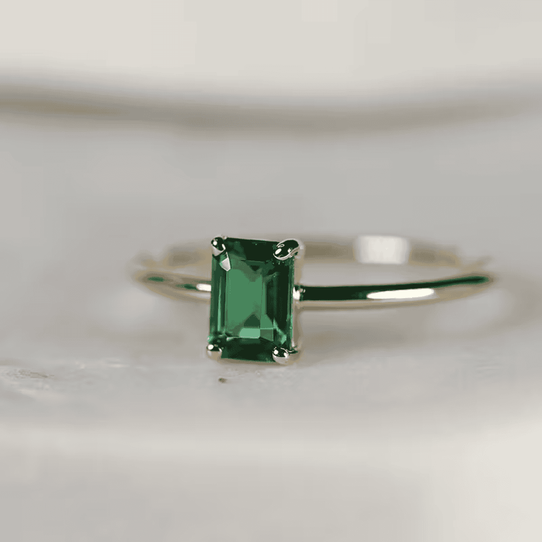 Elegant Muse Emerald Ring