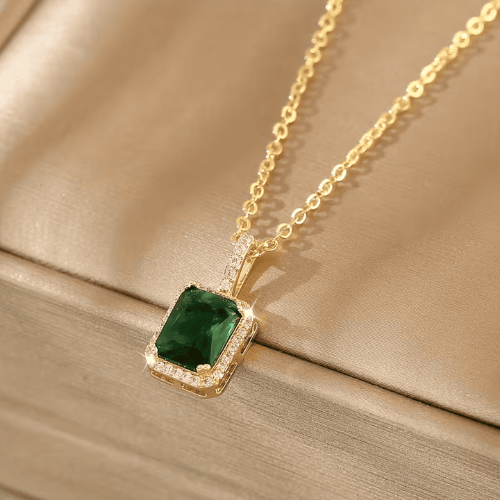Elegant Emerald Grace Necklace
