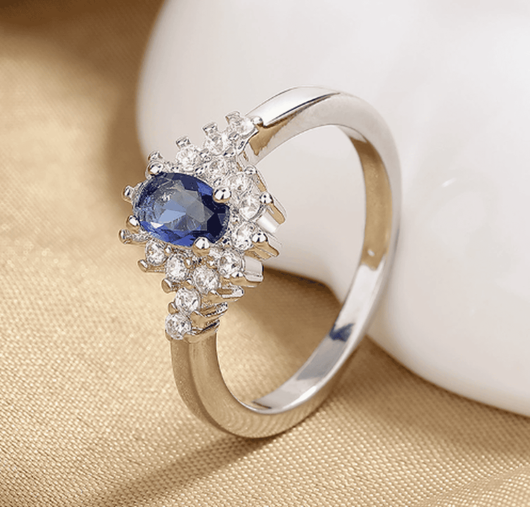 Elegant White Gold Turquoise Flower Ring