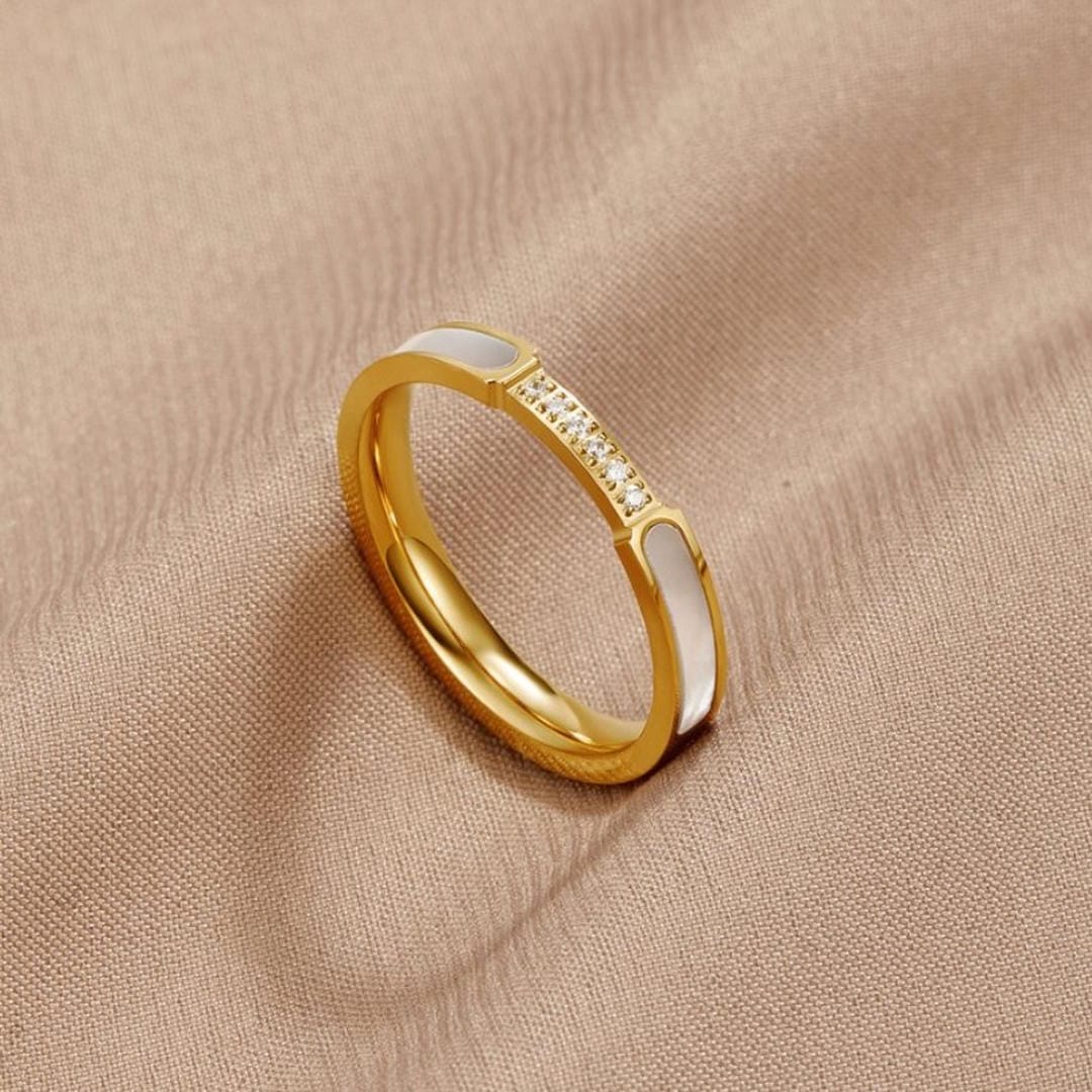 Luxe Pearl Crystal Harmony Ring