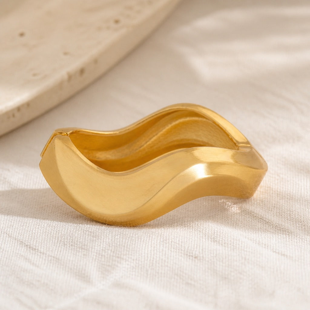 Sovereign Curved Gold Bangle