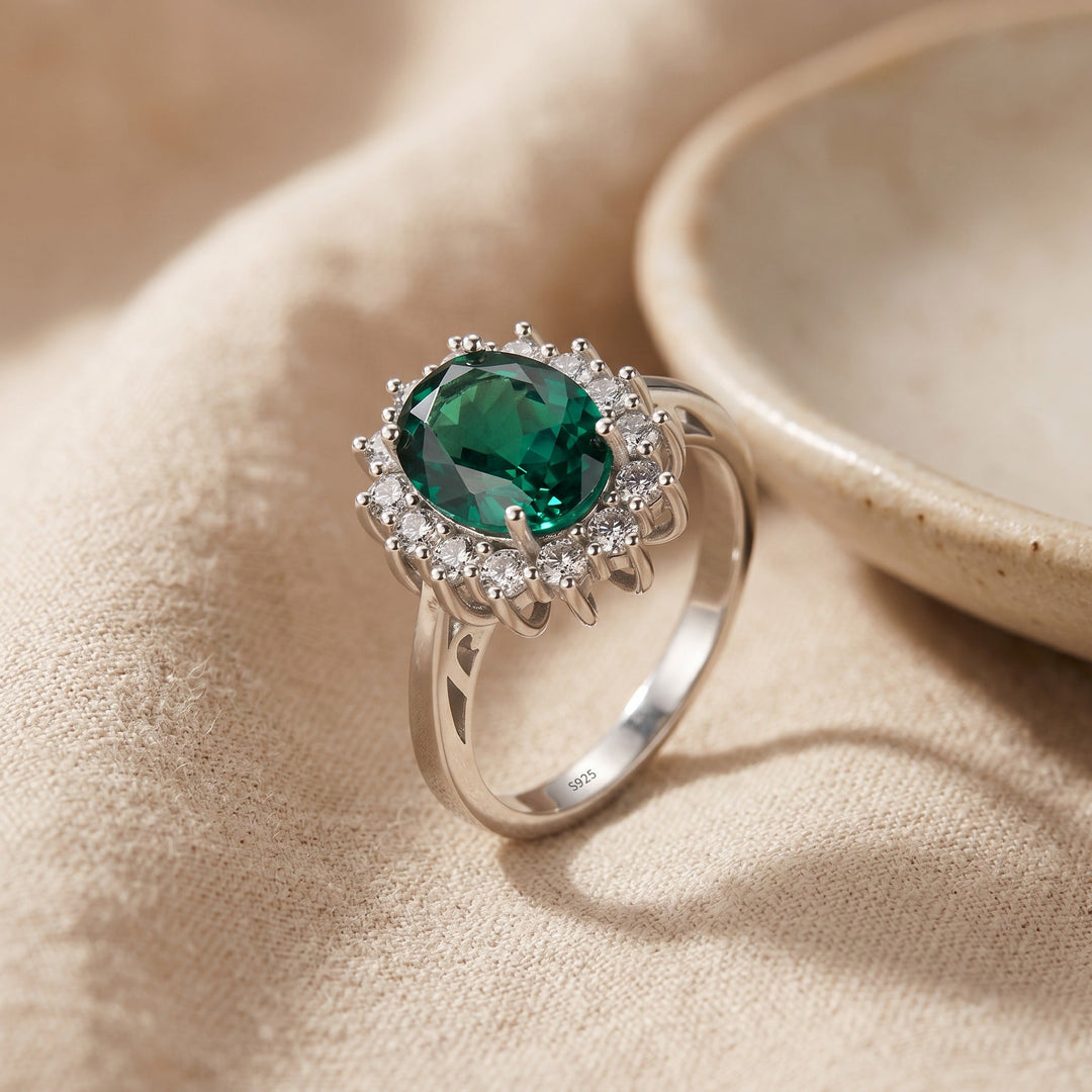 Emerald Iconic Beauty Ring