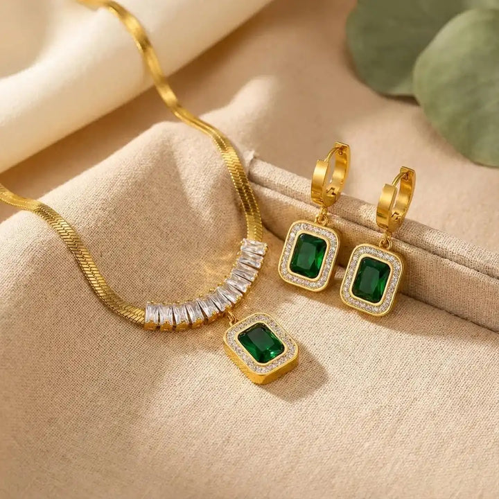 Elegant Emerald Gemstone Set