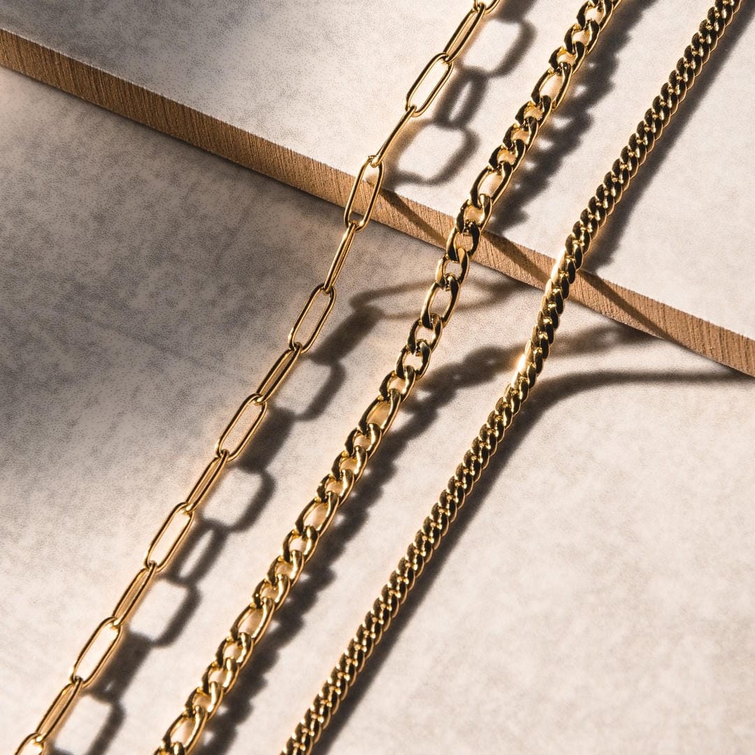 Elegant Figaro Gold Chain Choker